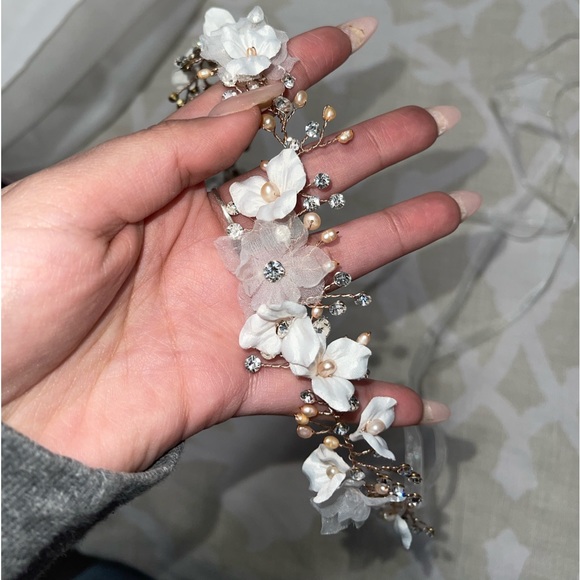 David’s Bridal Rose Gold flower head band piece with rhinestones - Picture 3 of 7